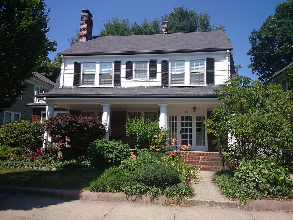 2nd image of 15 Pondview Ave