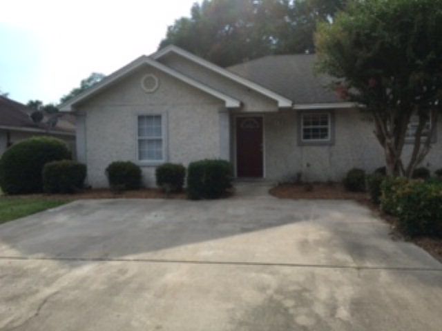 1st image of 135 Leeswood Cir