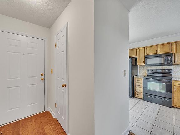3rd image of 417 Eastwood Dr