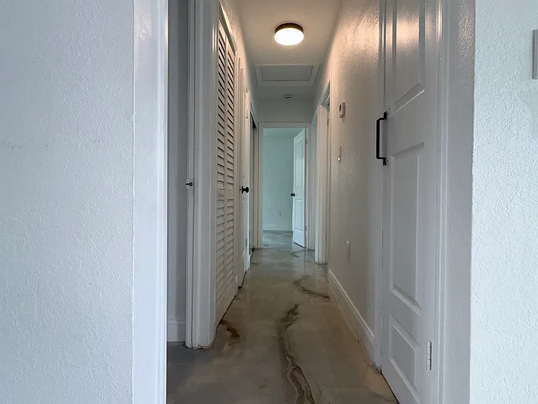 6501 Sawyer Ct — Photo 10