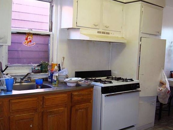 Kitchen 3rd Fl
