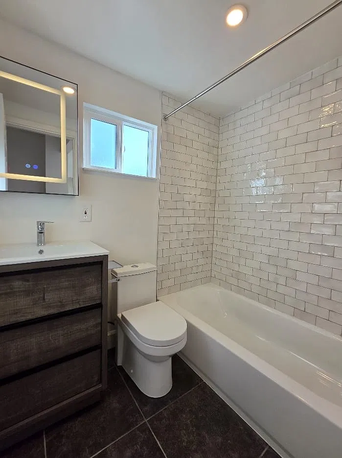 2 bed, 1.5 bath, 900 sqft, $2,800 — Photo 3