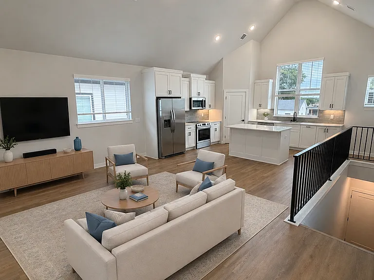 513 W Dallas St — Photo 45