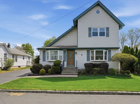14 McCord Place, Bethpage, NY 11714