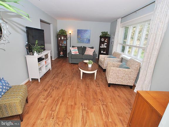 3rd image of 2702 Loch Haven Dr