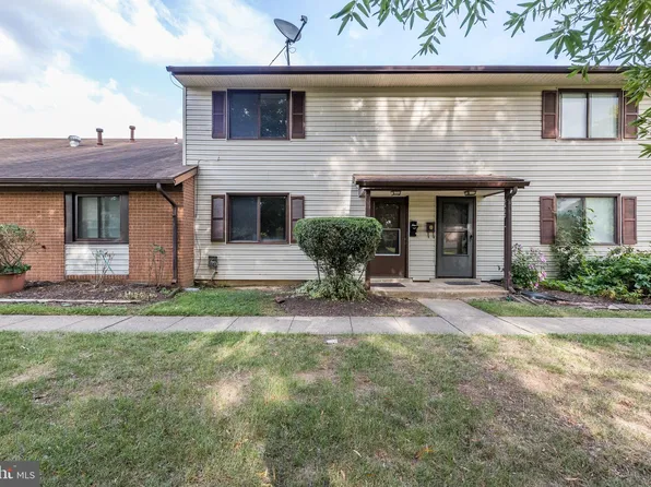 8420 Alameda Ct #67, Alexandria, VA 22309