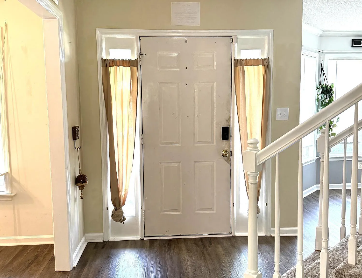 4 bed, 2.5 bath, 1956 sqft, $2,050 — Photo 4