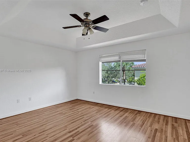 17037 SW 39th St — Photo 16