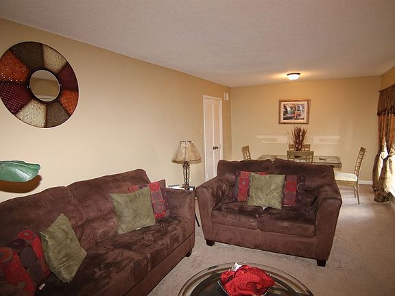 3rd image of 4949 Boeingshire Dr