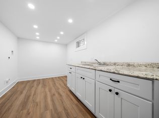 (Undisclosed Address), Saint James, NY 11780