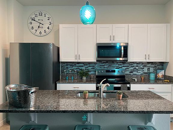3rd image of 3010 Meleto Blvd