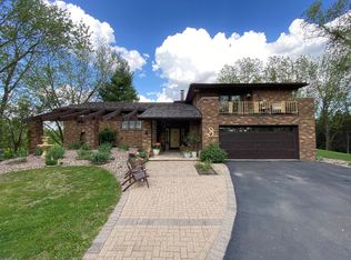 16570 Rolling Hls, Dubuque, IA 52001