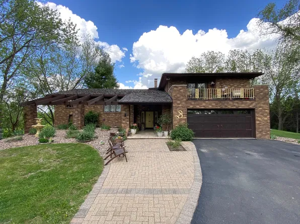 16570 Rolling Hls, Dubuque, IA 52001