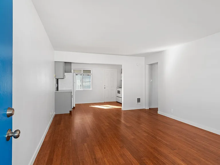 306-308 Elm Ave #861-865 — Photo 7
