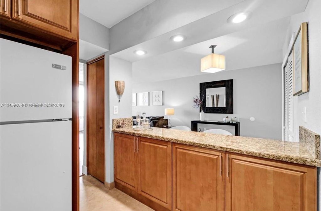 830 NW 87th Ave APT 303, Miami, FL - More