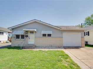 523 Park Dr, Bethalto, IL