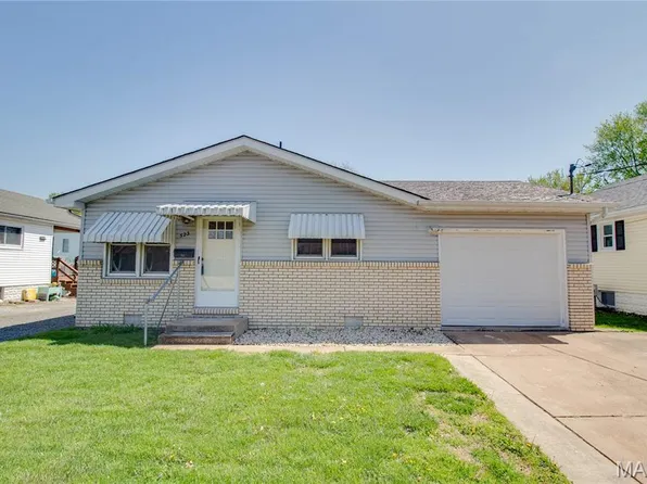 523 Park Dr, Bethalto, IL 62010