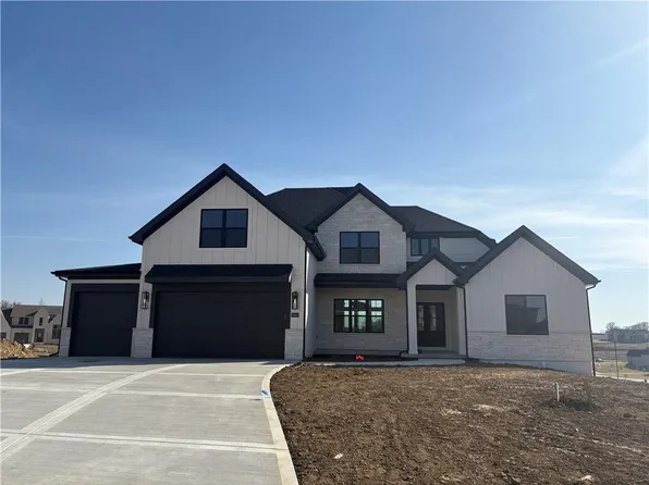 13613 Clover Ct, Kearney, MO 64060