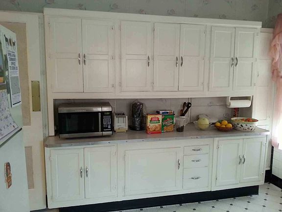 3rd image of 1691 E 93rd St
