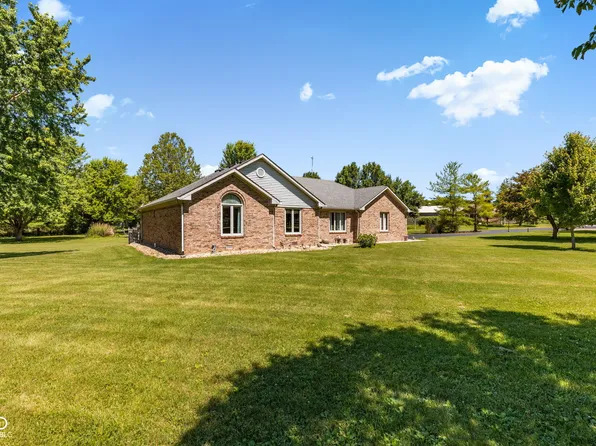 10300 N Serenity Ln, Mooresville, IN 46158