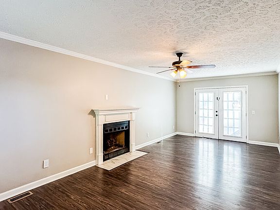 5th image of 161 S Birchwood Dr