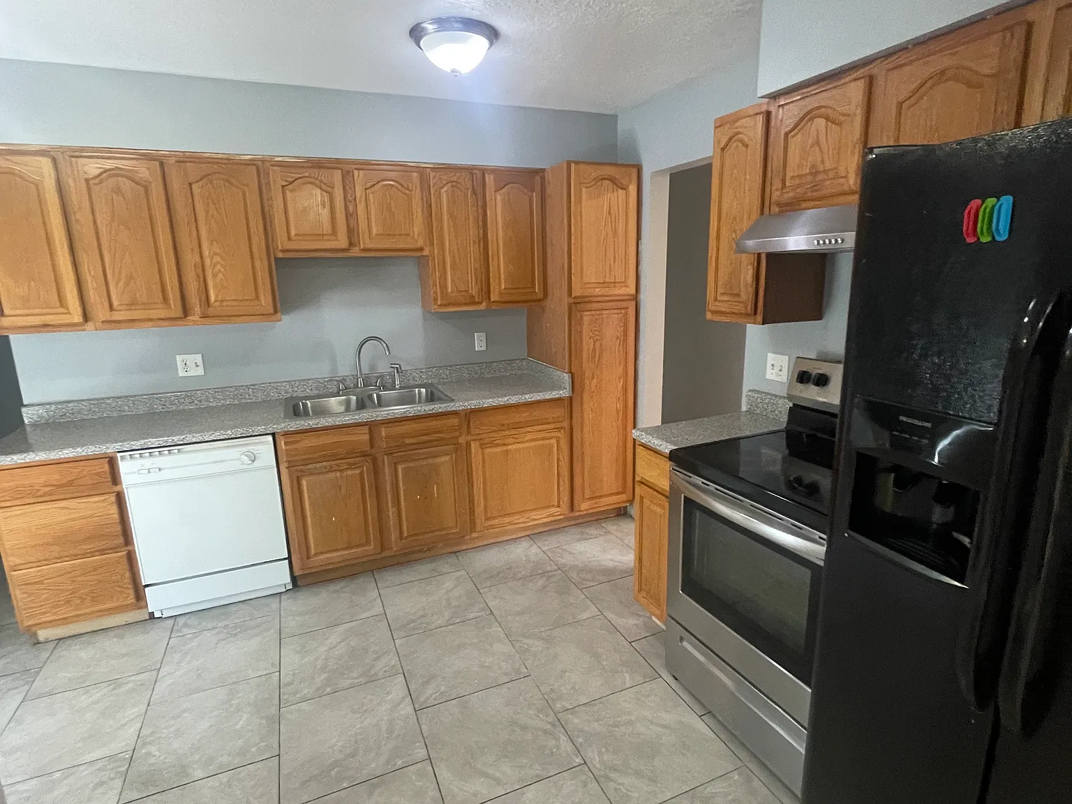 4 bed, 2106 sqft, $2,500 — Photo 1