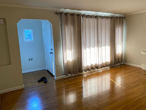 5th image of 193 Hillview Ave