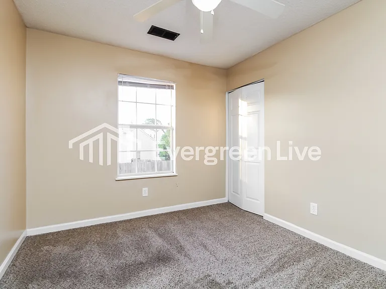 4 Fox Manor Ct — Photo 9