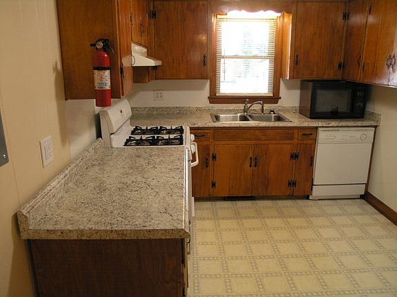 3rd image of 822 Virginia St