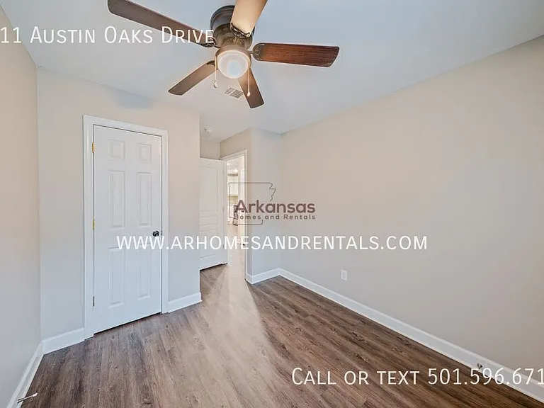 211 W Austin St — Photo 12