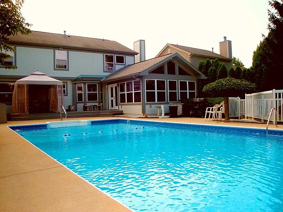 2nd image of 1007 Ambrose Ct