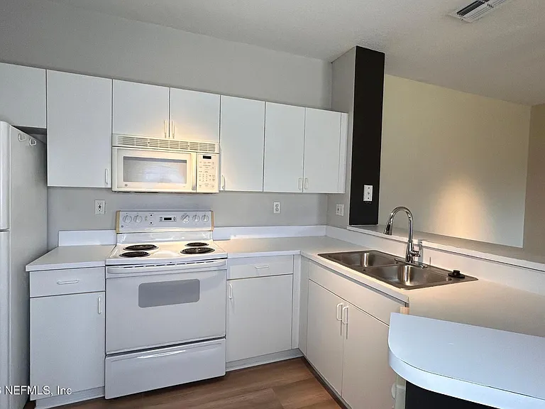 540 Florida Club Blvd #306 — Photo 11