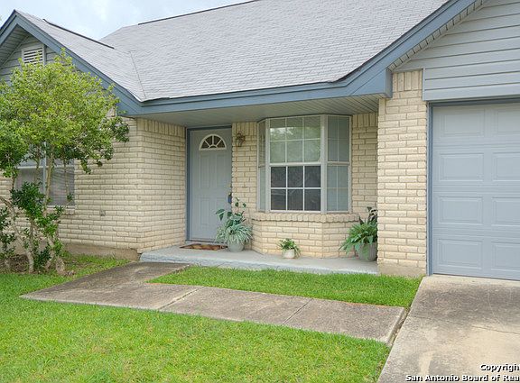 2nd image of 3434 Meadow Head Dr