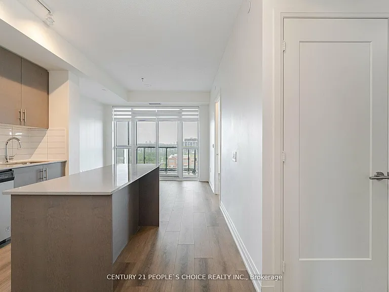 509 Dundas St W #711 — Photo 6