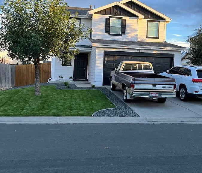 851 Willow Dr — Photo 1