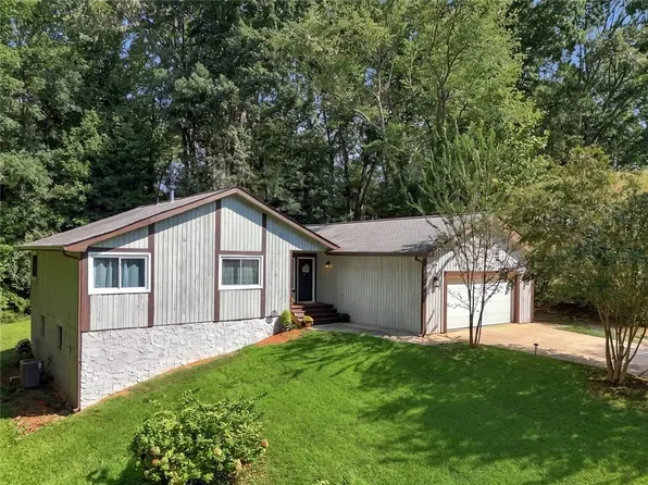 2644 Royal Oak Ct, Acworth, GA 30102