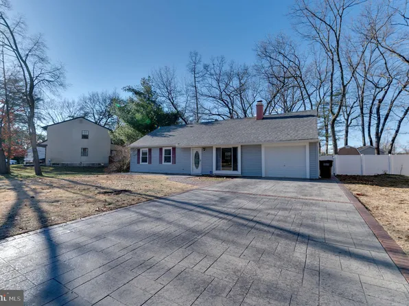 23 Henry St, Riverside, NJ 08075