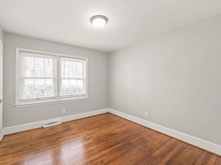 4914 Kistler Ave — Photo 14