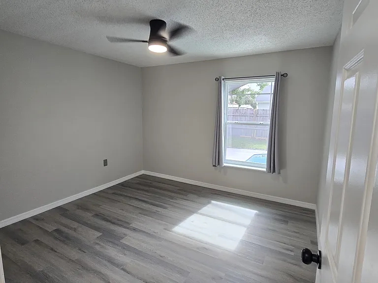 653 Koala Ct — Photo 11