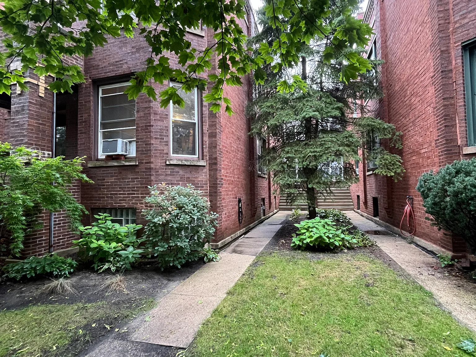 1 bed, 800 sqft, $2,400 — Photo 1