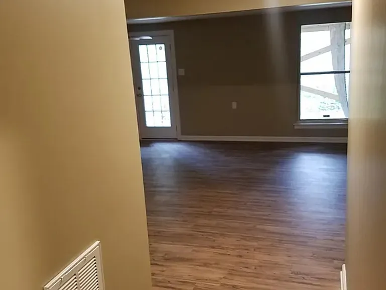 1701 Kayla Ct — Photo 22