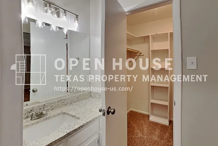 4300 Spring Hill Ln — Photo 9