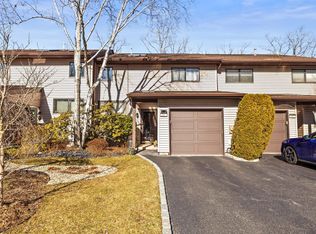 67 Northgate Cir, Melville, NY 11747
