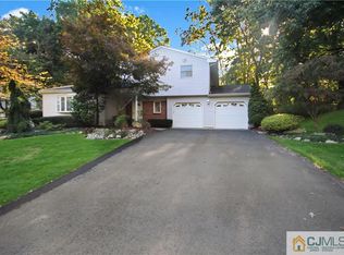 18 Bosko Dr, East Brunswick, NJ 08816