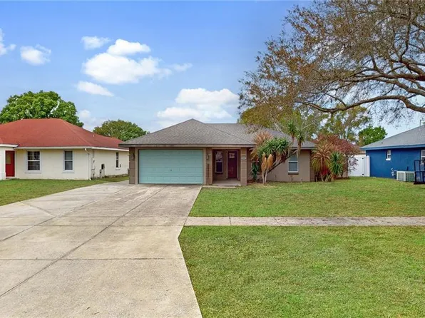 33817 Secret Hill Dr, Leesburg, FL 34788