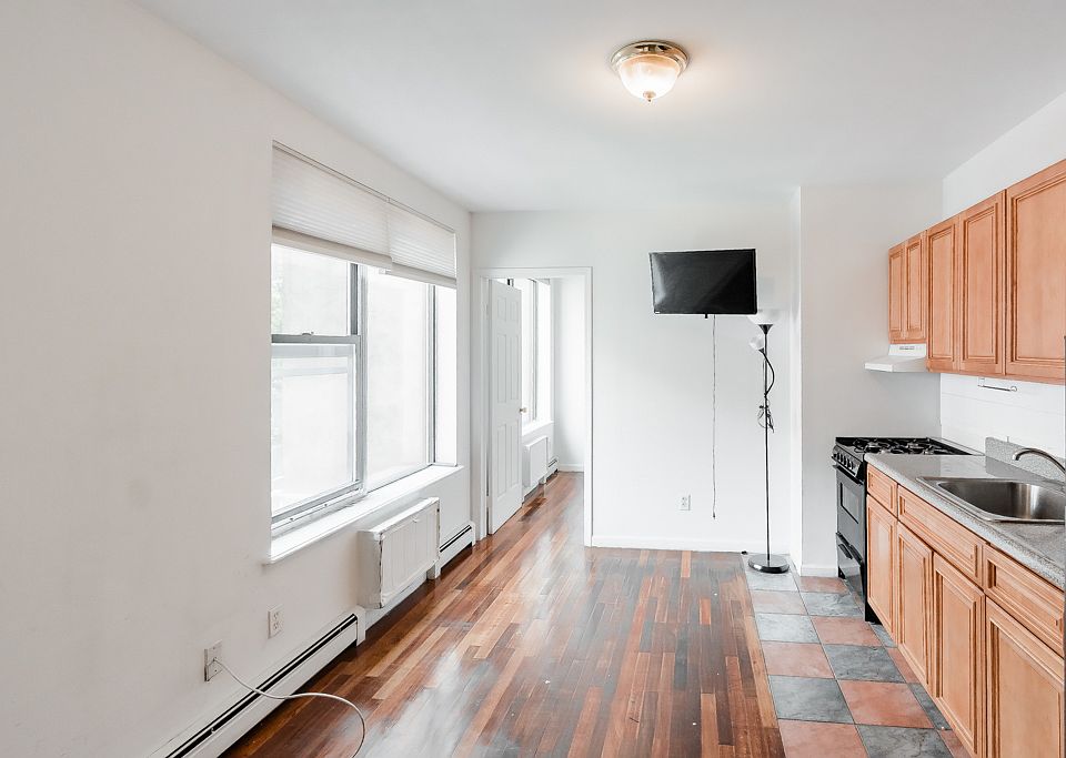 1st image of 115 Lexington Ave #4B1