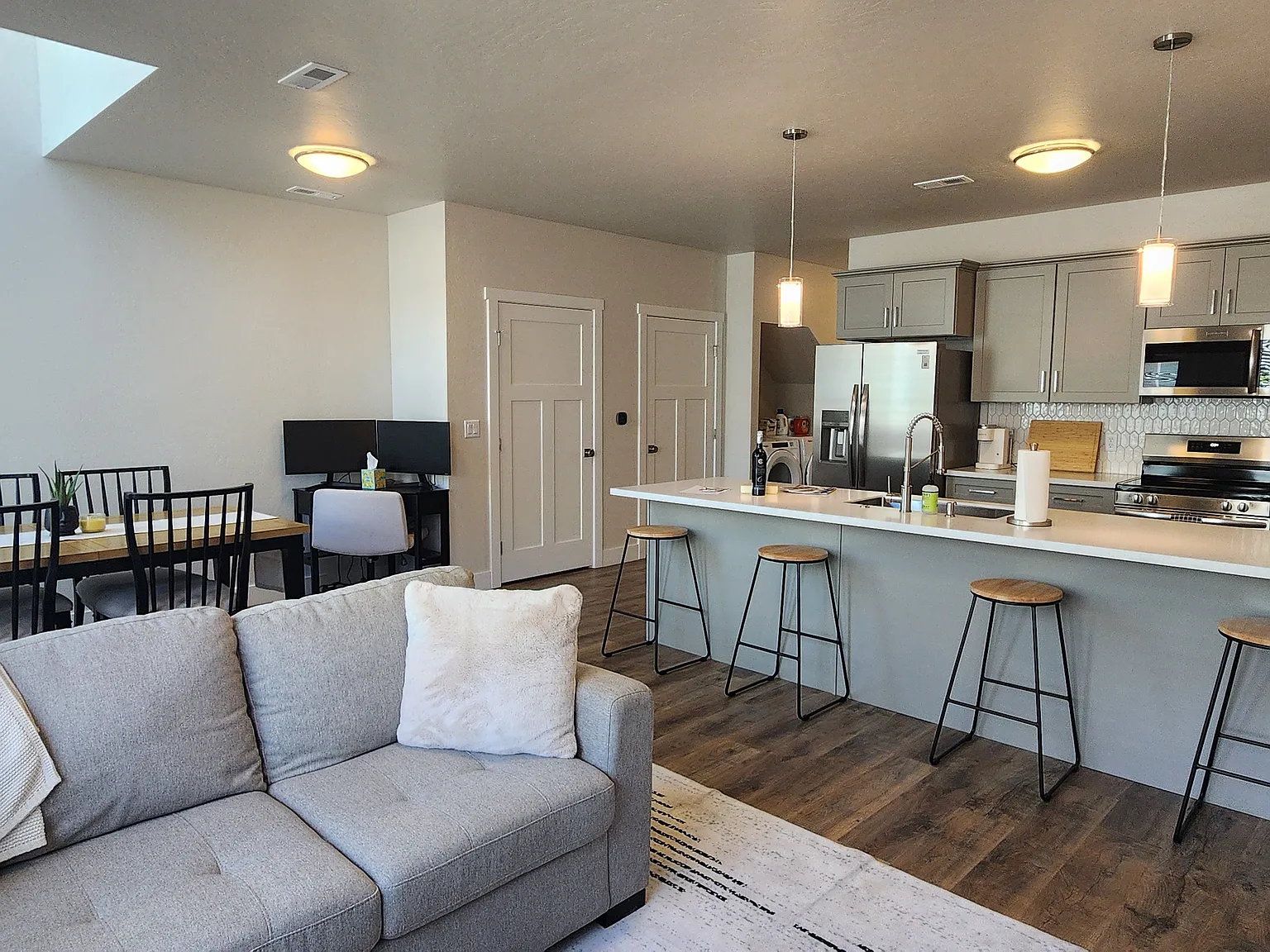 Pomona Park Townhomes — Photo 2
