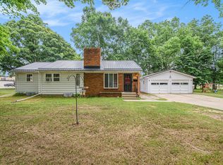 702 S Cedar St, Greenville, MI 48838