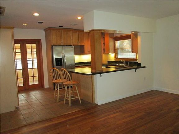 4th image of 840 Kanuga Dr