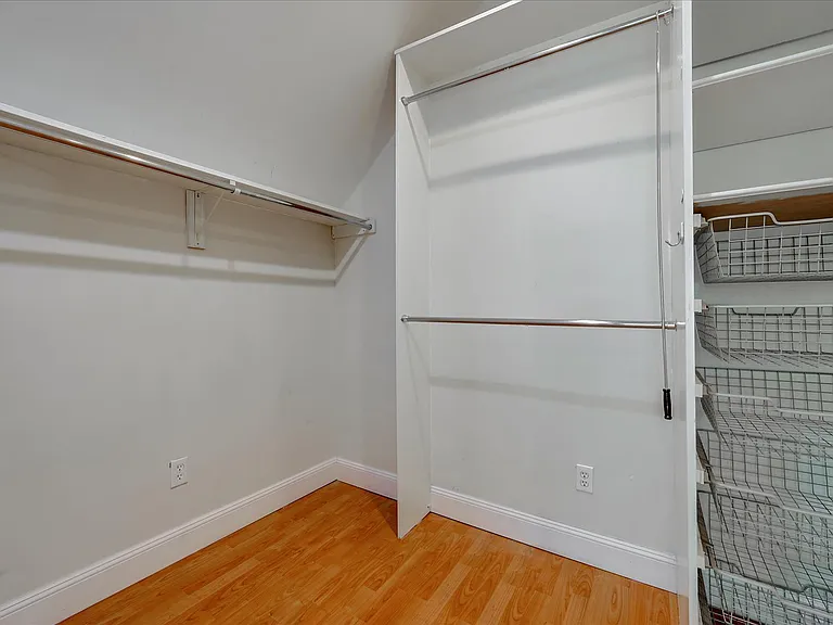525 Liberty St — Photo 31